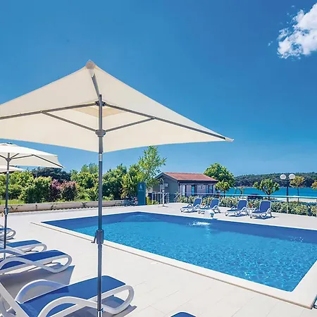 2 Bedroom Stunning In * Punat