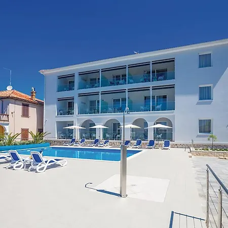 Awesome Apartment In Punat With Wifi *