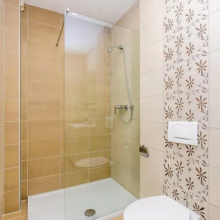 Awesome Apartment In Punat With Wifi *