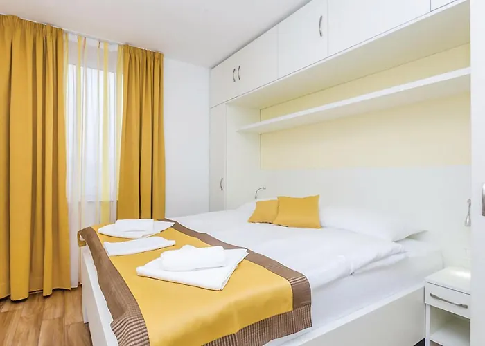 2 Bedroom Stunning In Apartamento