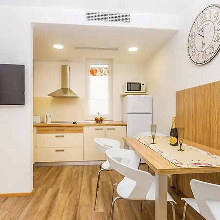 Appartamento 2 Bedroom Stunning In Punat