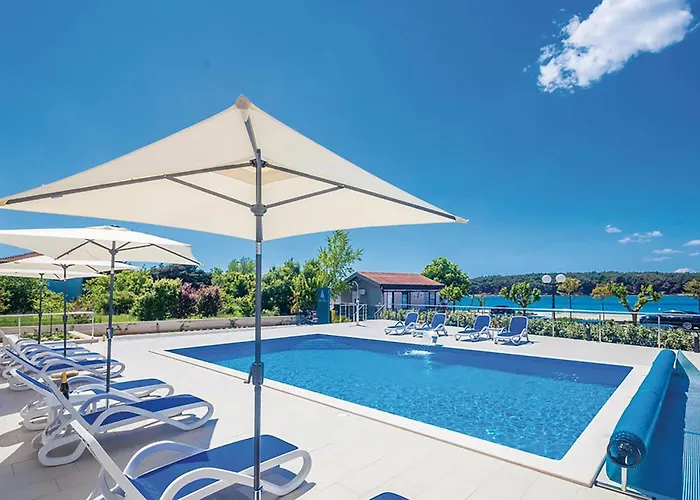 2 Bedroom Stunning In * Punat